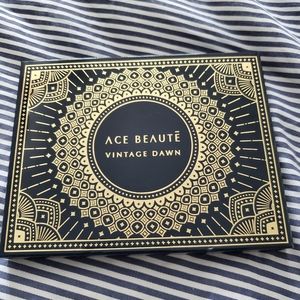 Ace Beaute Vintage Dawn Eyeshadow Palette
